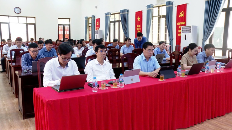 XÃ ỨNG HOÀ THAM DỰ HỘI NGHỊ TẬP HUẤN HƯỚNG DẪN SỬ DỤNG HỆ THỐNG HANOIWORK.- Ảnh 1.