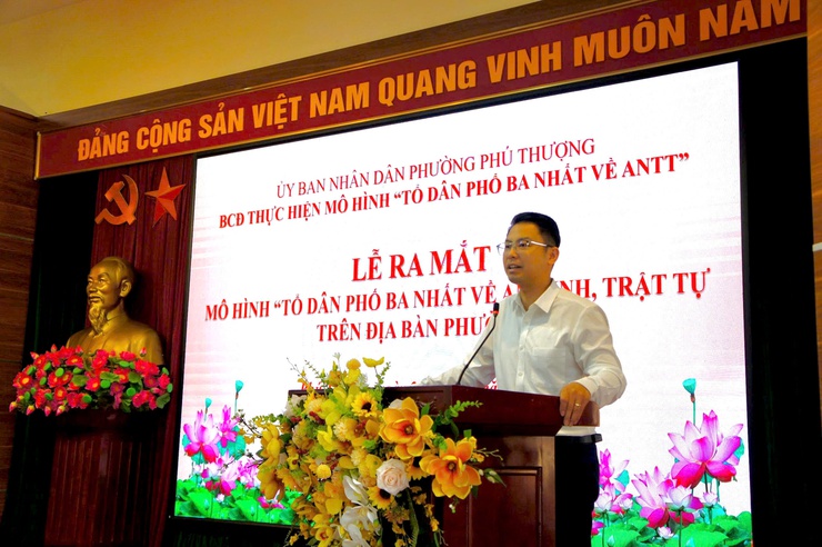 Phường Phú Thượng tổ chức lễ ra mắt mô hình “Tổ dân phố Ba nhất về an ninh, trật tự”- Ảnh 6.