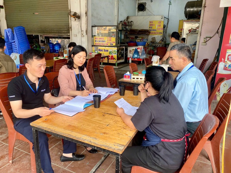 Phú Nghĩa: Kiểm tra đột xuất an toàn vệ sinh thực phẩm tại cụm Trường Yên- Ảnh 1.