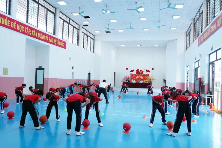 Cụm chuyên môn số 20 khai mạc Hội thi giáo viên dạy giỏi cấp tiểu học thành phố Hà Nội năm học 2025-2026 - Ảnh 6.