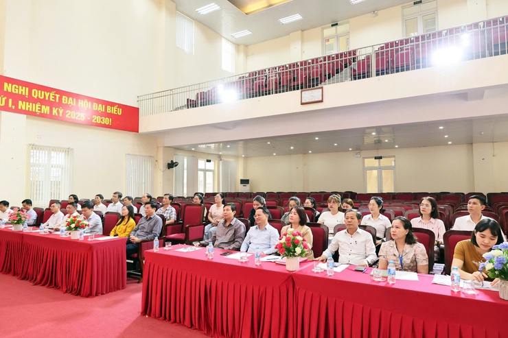 Hội nghị ký kết hợp tác toàn diện trong công tác khám chữa bệnh và hỗ trợ chuyên môn giữa Bệnh viện Đa khoa (BVĐK) Chương Mỹ và Trạm Y tế xã Quảng Bị- Ảnh 1.