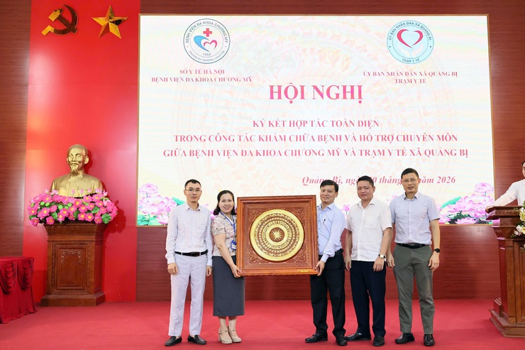 Hội nghị ký kết hợp tác toàn diện trong công tác khám chữa bệnh và hỗ trợ chuyên môn giữa Bệnh viện Đa khoa (BVĐK) Chương Mỹ và Trạm Y tế xã Quảng Bị- Ảnh 7.
