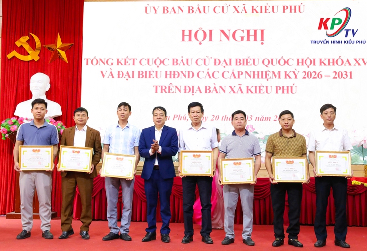 Ủy ban bầu cử xã Kiều Phú tổng kết công tác bầu cử, trao Giấy chứng nhận đại biểu trúng cử và khen thưởng các tập thể, cá nhân tiêu biểu- Ảnh 17.