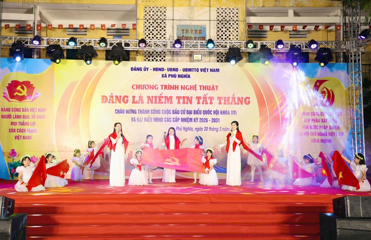 Phú Nghĩa: Đặc sắc chương trình nghệ thuật “Đảng là niềm tin tất thắng” chào mừng thành công cuộc bầu cử đại biểu Quốc hội khóa XVI và đại biểu HĐND các cấp nhiệm kỳ 2026-2031- Ảnh 6.