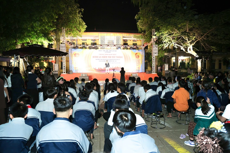 Phú Nghĩa: Đặc sắc chương trình nghệ thuật “Đảng là niềm tin tất thắng” chào mừng thành công cuộc bầu cử đại biểu Quốc hội khóa XVI và đại biểu HĐND các cấp nhiệm kỳ 2026-2031- Ảnh 3.