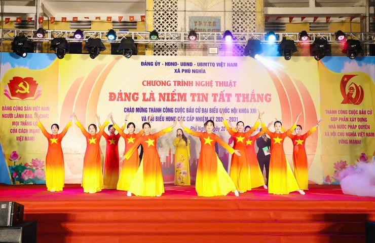 Phú Nghĩa: Đặc sắc chương trình nghệ thuật “Đảng là niềm tin tất thắng” chào mừng thành công cuộc bầu cử đại biểu Quốc hội khóa XVI và đại biểu HĐND các cấp nhiệm kỳ 2026-2031- Ảnh 13.