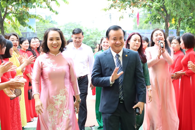 Đồng chí Đỗ Mạnh Hưng - Bí thư Đảng ủy, Chủ tịch HĐND xã Suối Hai đã trúng cử Đại biểu HĐND thành phố Hà Nội, nhiệm kỳ 2026 - 2031.- Ảnh 1.