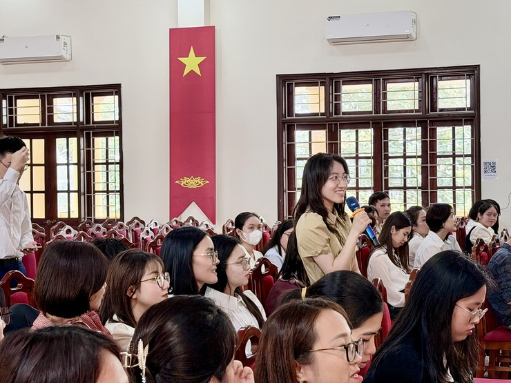 Nâng cao nghiệp vụ, chuẩn hóa quy trình phục vụ hành chính công- Ảnh 5.