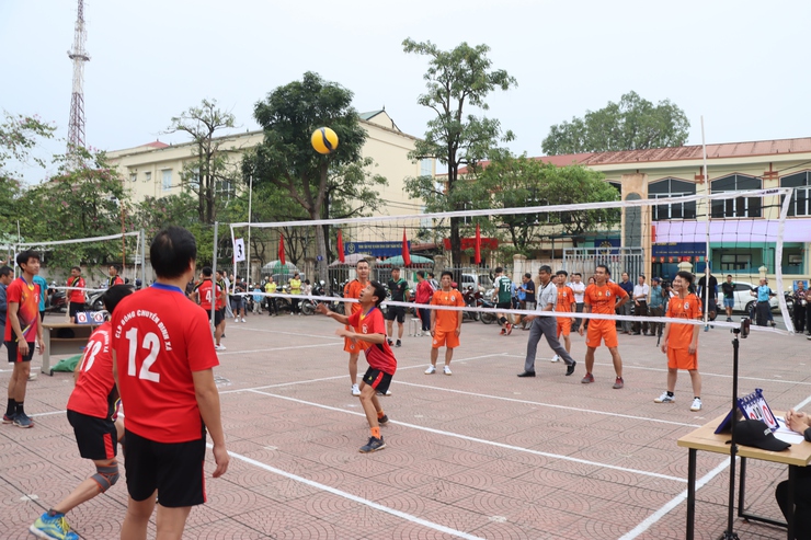 Sôi nổi Giải Bóng chuyền hơi nam, nữ xã Phú Xuyên năm 2026- Ảnh 4.