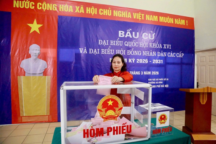 Đồng chí Cấn Thị Việt Hà - Bí thư Đảng uỷ, Chủ tịch HĐND phường Dương Nội trúng cử đại biểu HĐND TP Hà Nội khoá XVII, nhiệm kỳ 2026-2031- Ảnh 1.