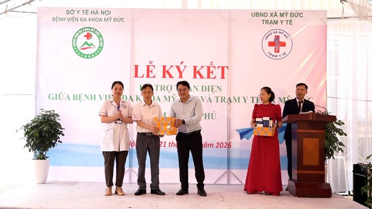 Bệnh viện Đa khoa Mỹ Đức ký kết với Trạm y tế xã nâng cao chất lượng chăm sóc sức khỏe nhân dân- Ảnh 6.