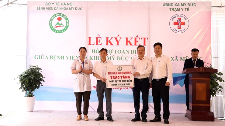 Bệnh viện Đa khoa Mỹ Đức ký kết với Trạm y tế xã nâng cao chất lượng chăm sóc sức khỏe nhân dân- Ảnh 7.