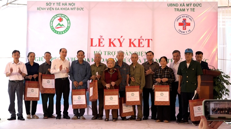 Bệnh viện Đa khoa Mỹ Đức ký kết với Trạm y tế xã nâng cao chất lượng chăm sóc sức khỏe nhân dân- Ảnh 8.