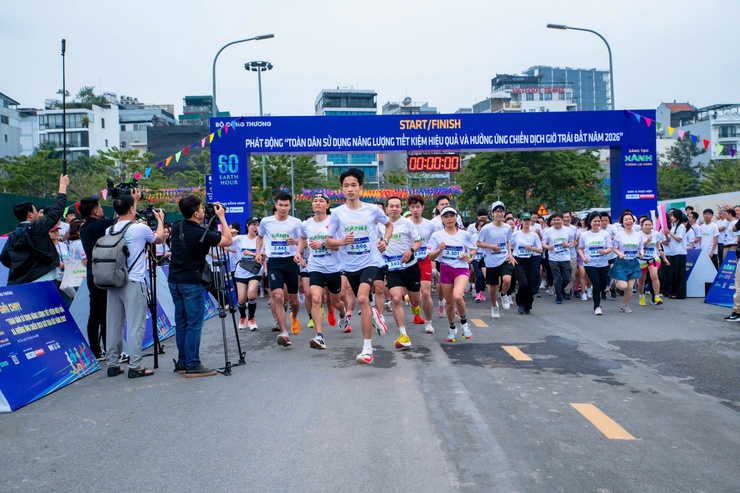 Hơn 2.000 người tham gia Giải chạy hưởng ứng Chiến dịch Giờ Trái đất năm 2026 với thông điệp "Sáng tạo Xanh - Tương lai Xanh"- Ảnh 7.