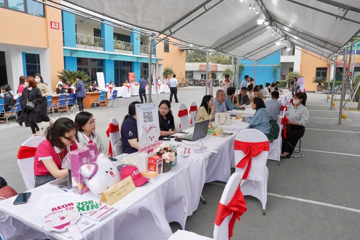 Hơn 500 cơ hội việc làm tại Ngày hội kết nối việc làm và tư vấn hướng nghiệp xã Thiên Lộc năm 2026.- Ảnh 5.