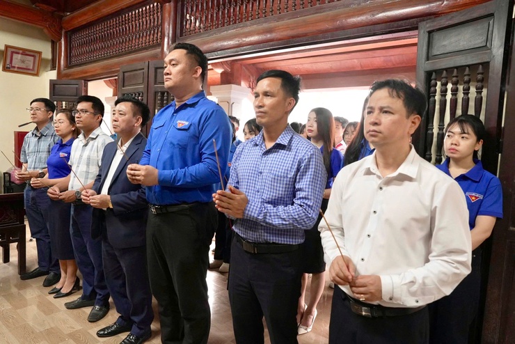 Tuổi trẻ Thiên Lộc dâng hương tri ân, tuyên dương đội viên tiêu biểu năm 2026- Ảnh 3.