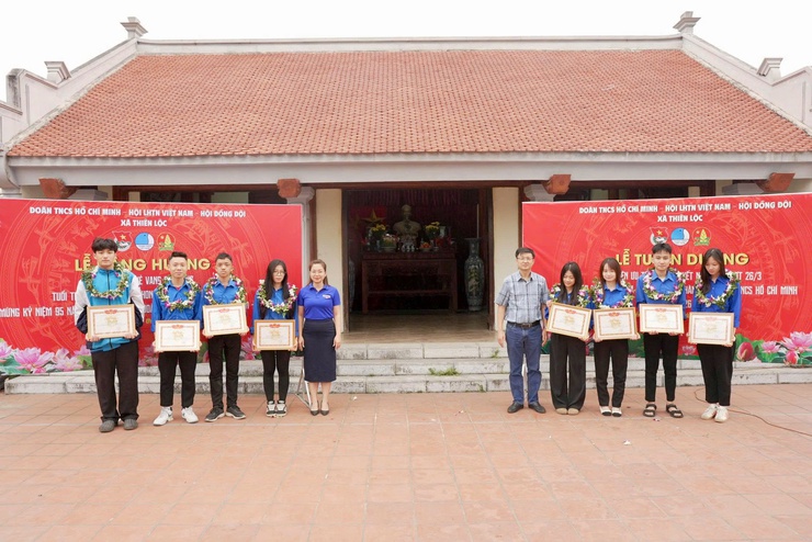 Tuổi trẻ Thiên Lộc dâng hương tri ân, tuyên dương đội viên tiêu biểu năm 2026- Ảnh 5.