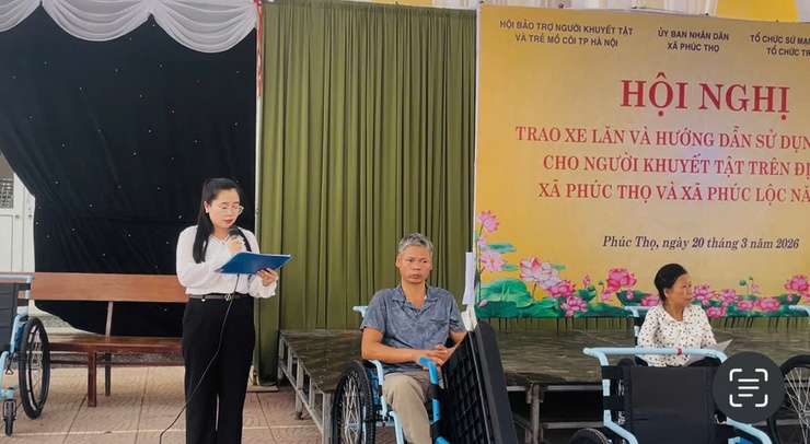 Phúc Thọ: Trao 15 xe lăn, lan tỏa nghĩa tình vì người khuyết tật- Ảnh 2.