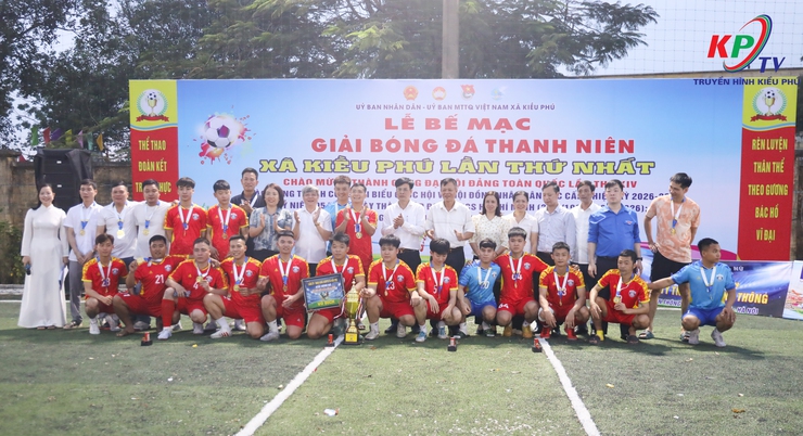 Giải bóng đá thanh niên xã Kiều Phú lần thứ nhất, năm 2026 khép lại bằng trận đấu chung kết sôi động, đầy kịch tính giữa 2 đội bóng thôn Văn Khê và thôn Ngọc Than- Ảnh 15.