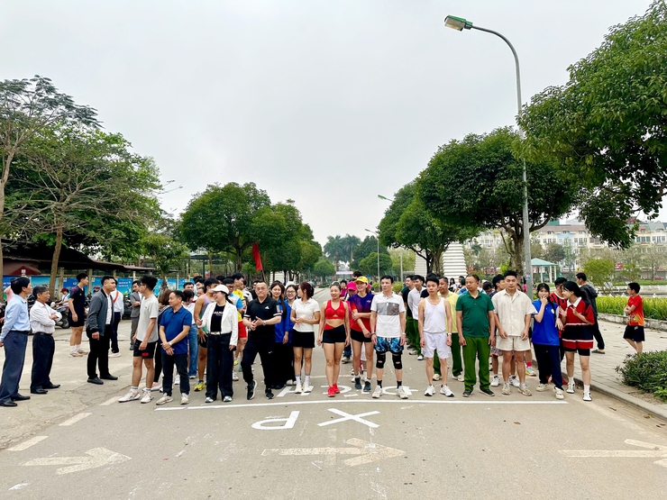 Phường Yên Nghĩa sôi nổi Ngày chạy Olympic vì sức khỏe toàn dân năm 2026- Ảnh 3.