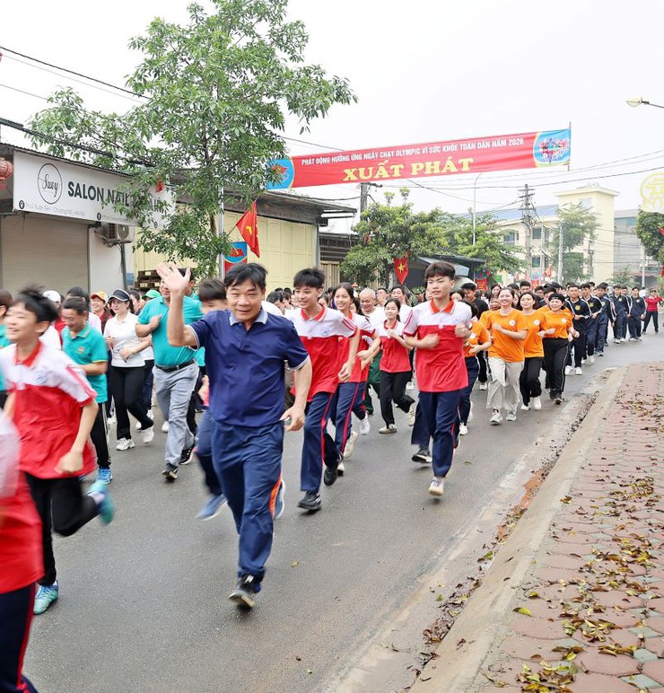 Xuân Mai: hưởng ứng Ngày chạy Olympic vì sức khỏe toàn dân, phát động Giải chạy Báo Hànộimới mở rộng lần thứ 51 - Vì hòa bình- Ảnh 9.