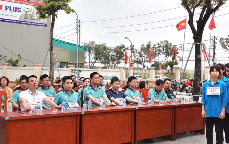 Xã Hát Môn hưởng ứng Ngày chạy Olympic vì sức khỏe toàn dân năm 2026- Ảnh 1.