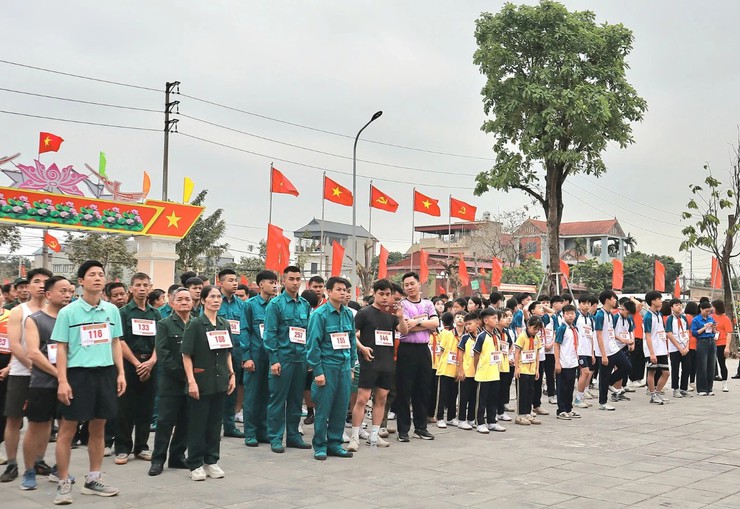 Xã Hát Môn hưởng ứng Ngày chạy Olympic vì sức khỏe toàn dân năm 2026- Ảnh 2.