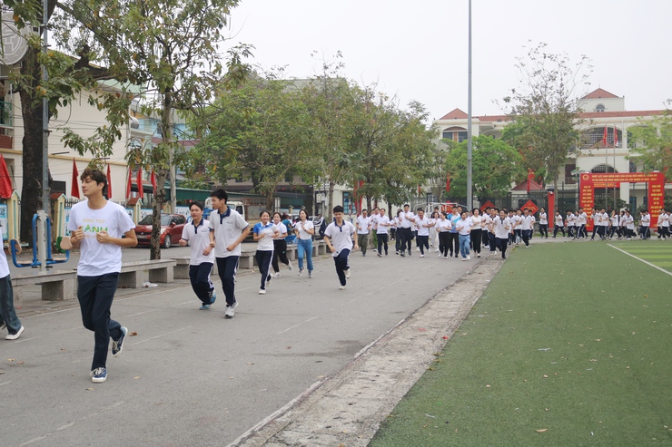 Quốc Oai sôi nổi Ngày chạy Olympic, phát động Giải chạy Hànộimới lần thứ 51- Ảnh 21.