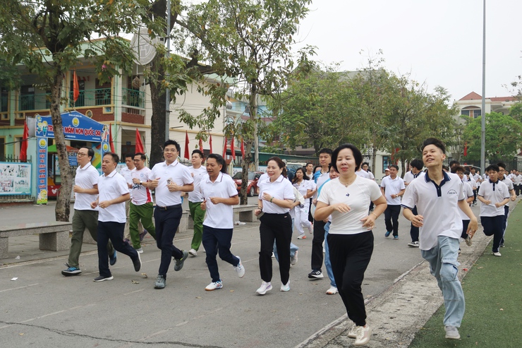 Quốc Oai sôi nổi Ngày chạy Olympic, phát động Giải chạy Hànộimới lần thứ 51- Ảnh 22.