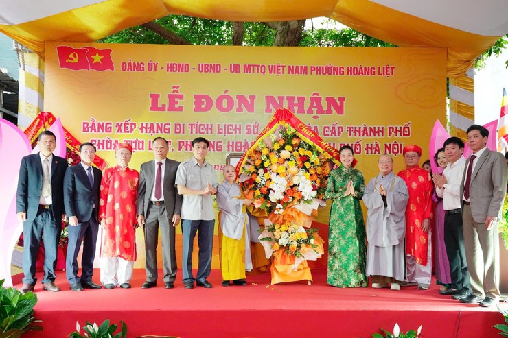 Lễ đón nhận Bằng xếp hạng di tích lịch sử - văn hóa cấp Thành phố chùa Tựu Liệt, phường Hoàng Liệt, thành phố Hà Nội- Ảnh 3.