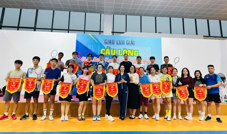 Sôi nổi các hoạt động thể thao và chuyến ngoại chào mừng Ngày Quốc tế Phụ nữ 08/3 của Trường Tiểu học Bùi Quốc Khái - Ảnh 3.