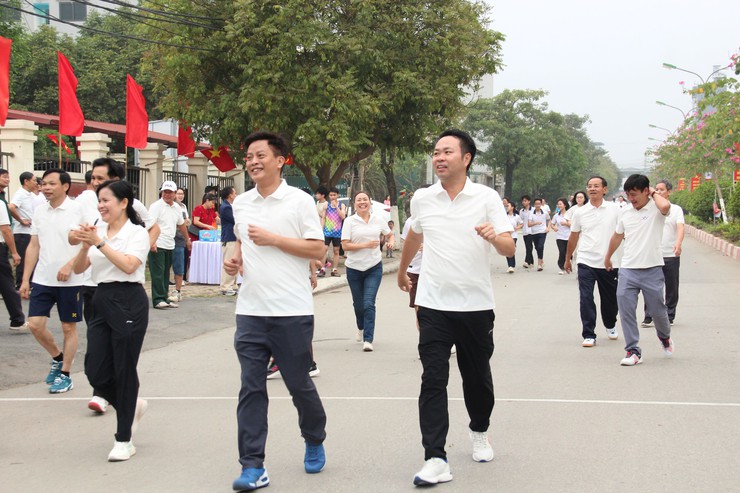 Hòa Lạc phát động Ngày chạy Olympic 2026 – Chung tay vì một cộng đồng khỏe mạnh

- Ảnh 15.