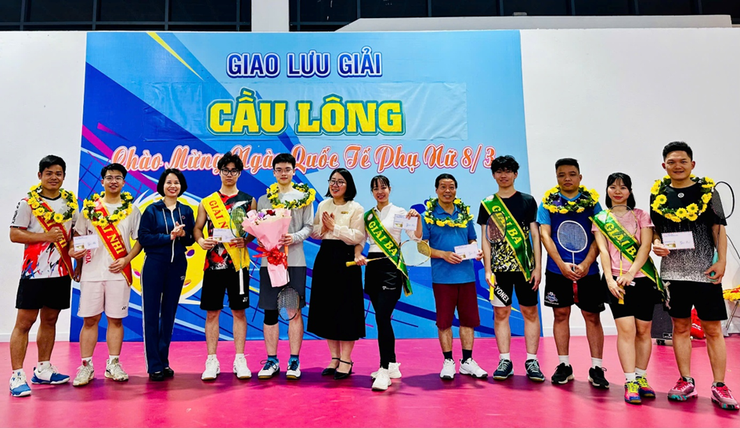 Sôi nổi các hoạt động thể thao và chuyến ngoại chào mừng Ngày Quốc tế Phụ nữ 08/3 của Trường Tiểu học Bùi Quốc Khái - Ảnh 4.