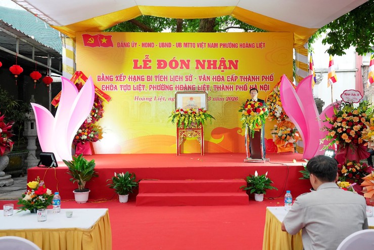 Lễ đón nhận Bằng xếp hạng di tích lịch sử - văn hóa cấp Thành phố chùa Tựu Liệt, phường Hoàng Liệt, thành phố Hà Nội- Ảnh 5.