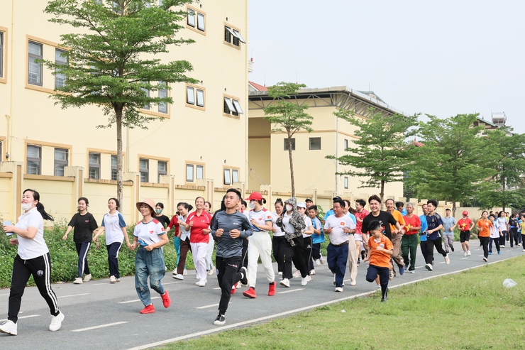Sôi nổi Ngày chạy Olympic vì sức khỏe toàn dân năm 2026 tại xã Quảng Bị- Ảnh 15.