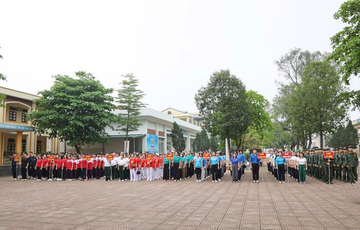 Xuân Mai: hưởng ứng Ngày chạy Olympic vì sức khỏe toàn dân, phát động Giải chạy Báo Hànộimới mở rộng lần thứ 51 - Vì hòa bình- Ảnh 3.