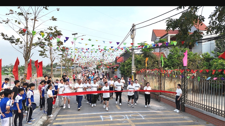 ỨNG HÒA: GẦN 1.400 NGƯỜI THAM GIA LỄ PHÁT ĐỘNG NGÀY CHẠY OLYMPIC VÌ SỨC KHỎE TOÀN DÂN VÀ GIẢI CHẠY BÁO HÀ NỘI MỚI LẦN THỨ 51 – VÌ HÒA BÌNH NĂM 2026- Ảnh 13.