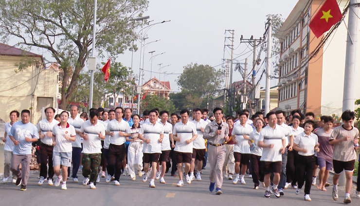 ỨNG HÒA: GẦN 1.400 NGƯỜI THAM GIA LỄ PHÁT ĐỘNG NGÀY CHẠY OLYMPIC VÌ SỨC KHỎE TOÀN DÂN VÀ GIẢI CHẠY BÁO HÀ NỘI MỚI LẦN THỨ 51 – VÌ HÒA BÌNH NĂM 2026- Ảnh 9.