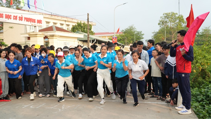 Xã Phượng Dực sôi động Ngày chạy Olympic vì sức khỏe toàn dân 2026 - Ảnh 4.