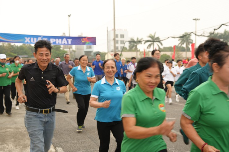 Xã Thanh Oai: Hơn 1.000 người hưởng ứng Ngày chạy Olympic vì sức khoẻ toàn dân- Ảnh 11.