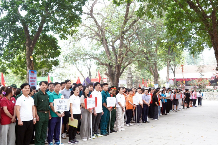 Hơn 500 cán bộ và nhân dân phường Chương Mỹ hưởng ứng Ngày chạy Olympic vì sức khỏe toàn dân- Ảnh 2.