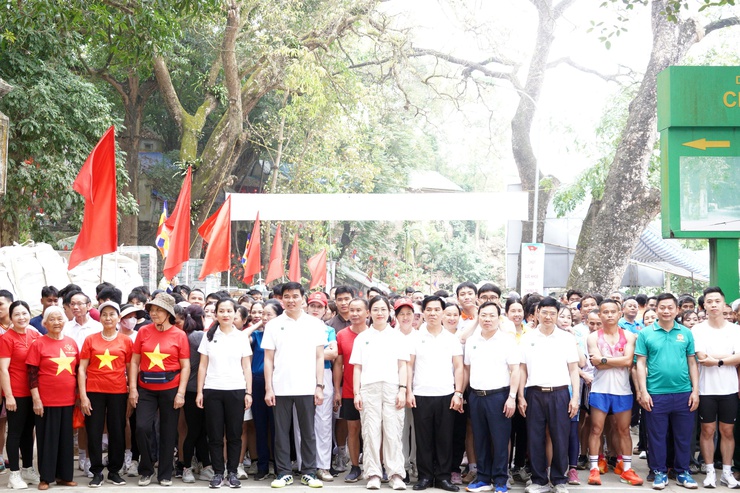 Hơn 500 cán bộ và nhân dân phường Chương Mỹ hưởng ứng Ngày chạy Olympic vì sức khỏe toàn dân- Ảnh 4.