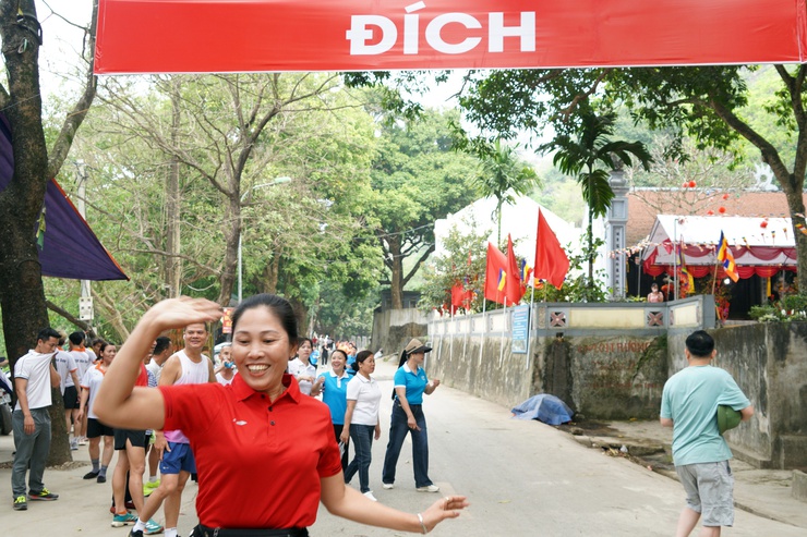 Hơn 500 cán bộ và nhân dân phường Chương Mỹ hưởng ứng Ngày chạy Olympic vì sức khỏe toàn dân- Ảnh 13.