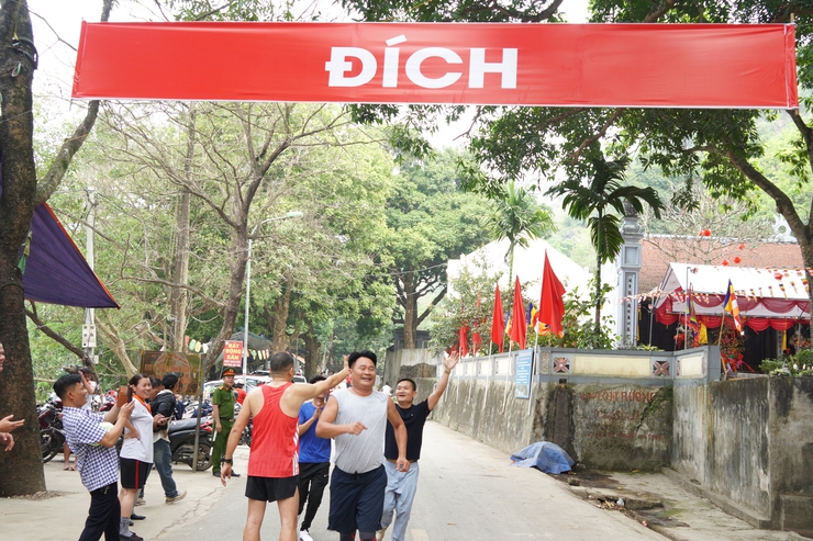 Hơn 500 cán bộ và nhân dân phường Chương Mỹ hưởng ứng Ngày chạy Olympic vì sức khỏe toàn dân- Ảnh 15.