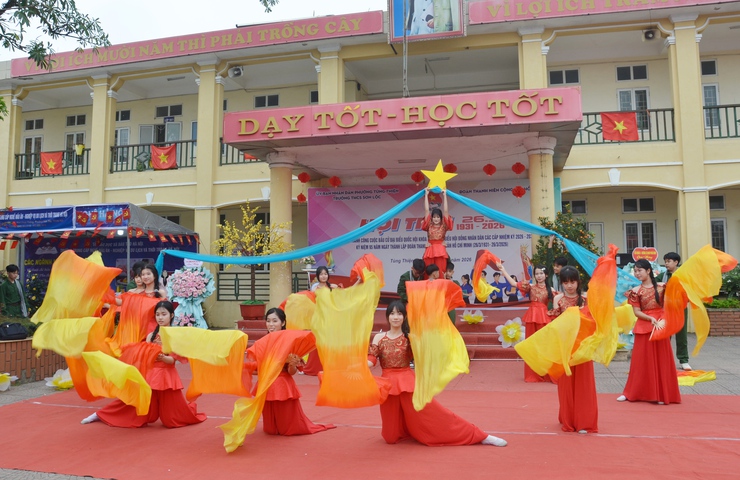 Sôi nổi hội trại 26/3 với chủ đề “Tuổi trẻ Trường THCS Sơn Lộc tự hào truyền thống – vững bước tương lai”- Ảnh 2.