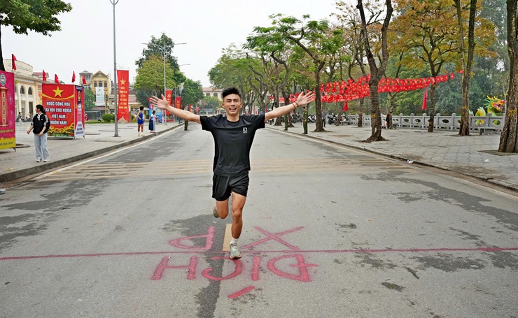 SƠN TÂY: HƠN 1.000 VẬN ĐỘNG VIÊN THAM GIA NGÀY CHẠY OLYMPIC VÌ SỨC KHỎE TOÀN DÂN- VÌ AN NINH TỔ QUỐC NĂM 2026- Ảnh 5.