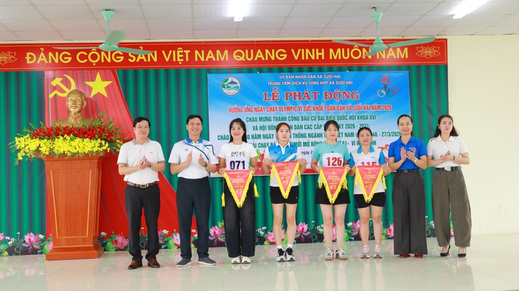 Xã Suối Hai sôi nổi tổ chức Ngày chạy Olympic vì sức khỏe toàn dân năm 2026- Ảnh 7.