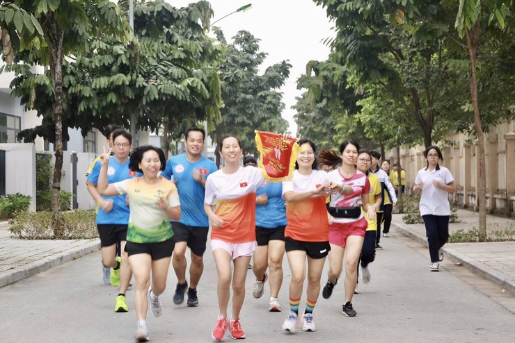 Phường Dương Nội tổ chức Lễ phát động Ngày chạy Olympic vì sức khỏe toàn dân và Giải chạy Hànộimới mở rộng lần Nhất - Vì hòa bình năm 2026- Ảnh 17.