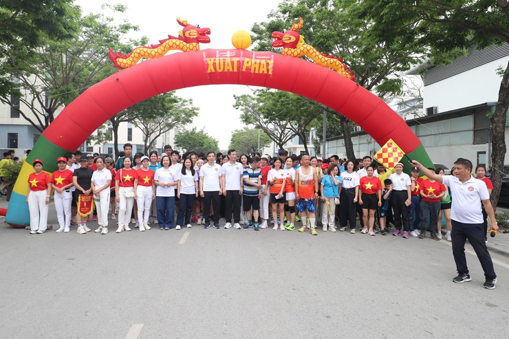 Phường Dương Nội tổ chức Lễ phát động Ngày chạy Olympic vì sức khỏe toàn dân và Giải chạy Hànộimới mở rộng lần Nhất - Vì hòa bình năm 2026- Ảnh 13.