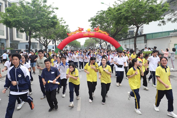 Phường Dương Nội tổ chức Lễ phát động Ngày chạy Olympic vì sức khỏe toàn dân và Giải chạy Hànộimới mở rộng lần Nhất - Vì hòa bình năm 2026- Ảnh 16.